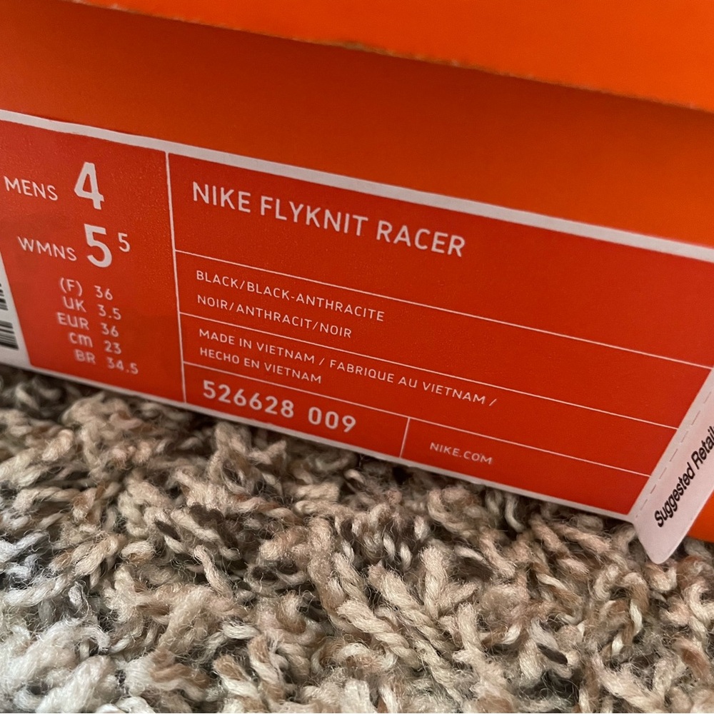 Nike Fly Knit Racers - Picture 2 of 2